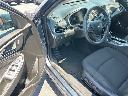 Used 2019 Chevrolet Malibu LT FWD image 9