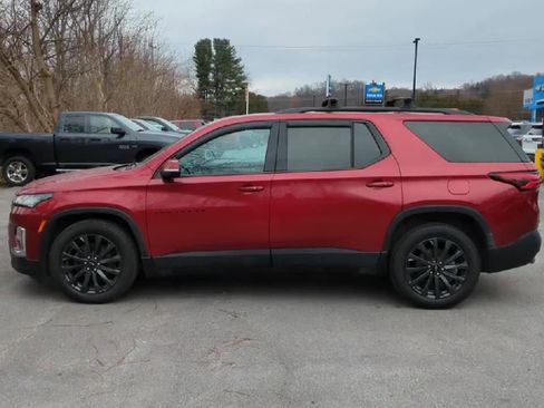 Used 2023 Chevrolet Traverse RS image 5