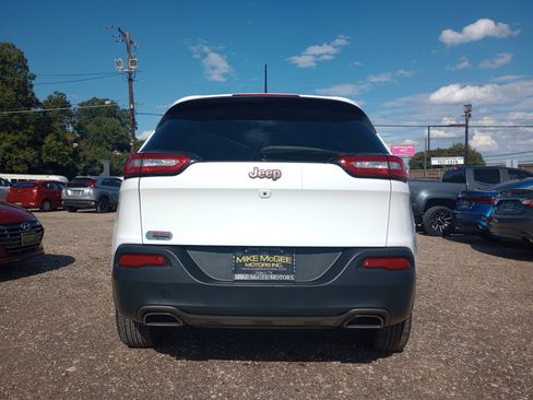 Used 2016 Jeep Cherokee 75th Anniversary image 8