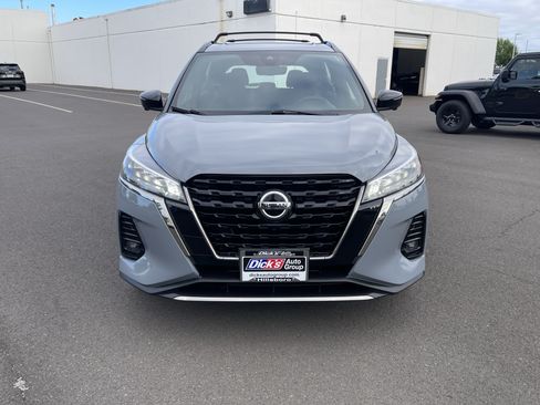 Used 2021 Nissan Kicks SR w/ Interior Electronics Package FWD image 8