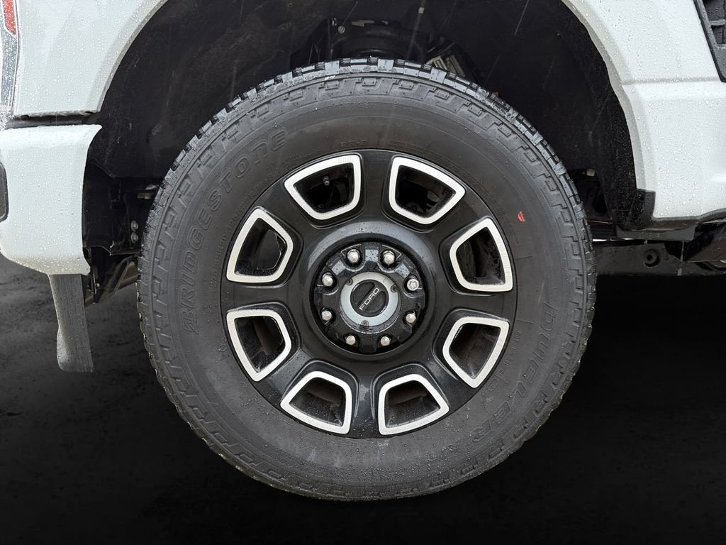 Used 2026 Ford F250 Platinum AWD/4WD image 11