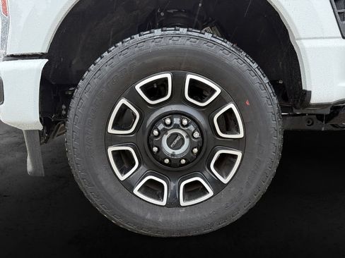 Used 2026 Ford F250 Platinum AWD/4WD image 11