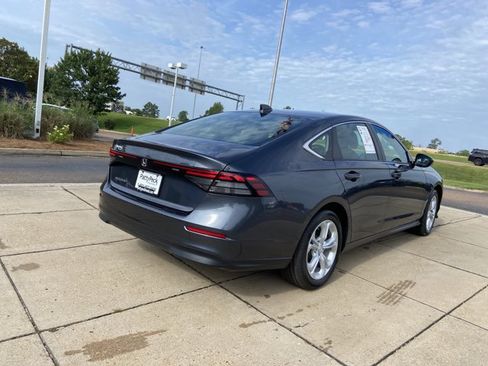 Used 2024 Honda Accord LX image 11