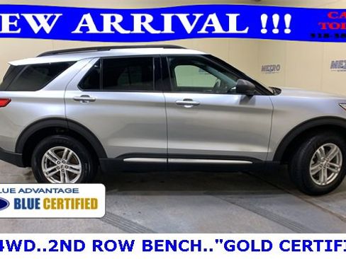 Used 2022 Ford Explorer XLT image 3