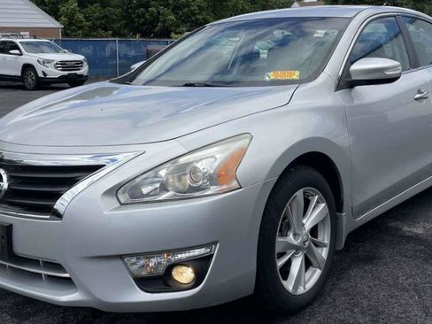 Used 2014 Nissan Altima 2.5 SV w/ Convenience Package FWD image 1