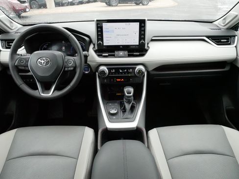 Used 2022 Toyota RAV4 Limited AWD/4WD image 10