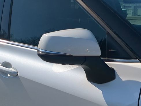 Used 2021 Toyota Highlander Platinum image 10