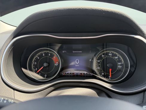 Used 2021 Jeep Cherokee Limited AWD/4WD image 21