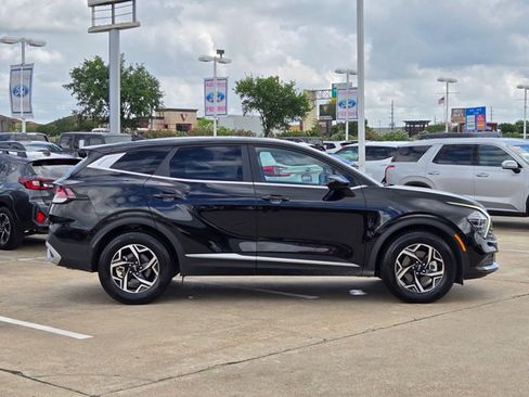 Used 2025 Kia Sportage LX FWD image 4