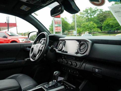 Used 2023 Toyota Tacoma TRD Off-Road w/ TRD Premium Off Road Package AWD/4WD image 13