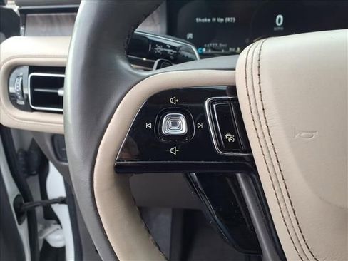 Used 2022 Lincoln Aviator Reserve w/ Equipment Group 201A AWD/4WD image 18