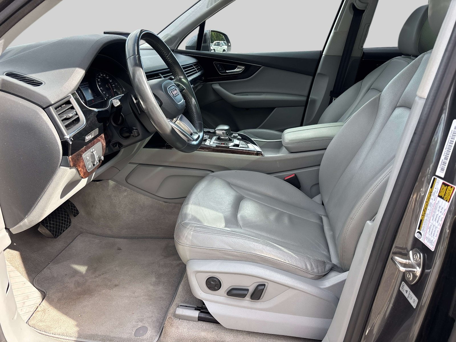Used 2018 Audi Q7 3.0T Premium Plus w/ Premium Plus Package AWD/4WD image 10
