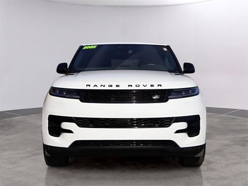 Used 2025 Land Rover Range Rover Sport SE image 2