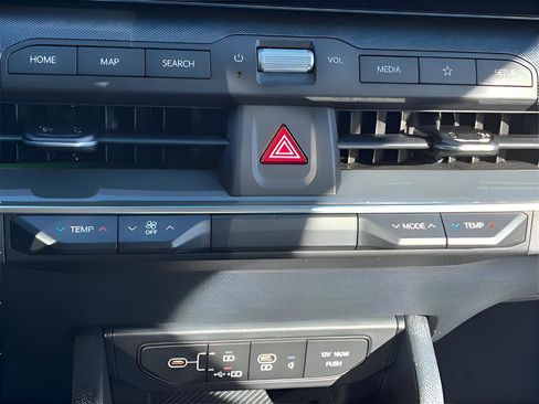 New 2025 Kia K4 GT-Line Turbo FWD image 19