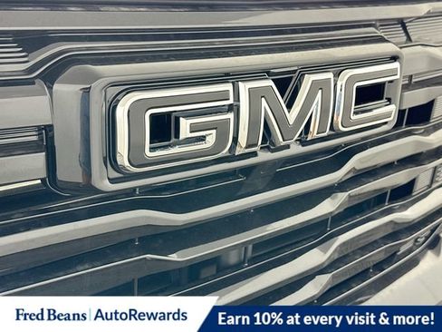New 2026 GMC Terrain Elevation w/ Black Edition AWD/4WD image 19