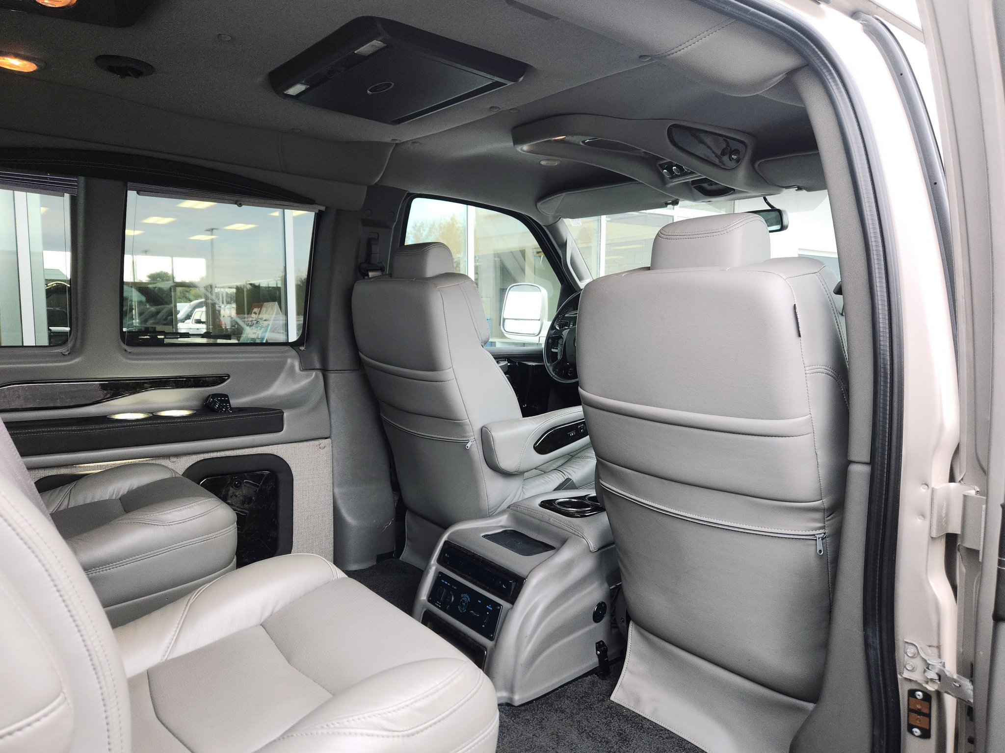 Used 2022 GMC Savana 2500 w/ Enhanced Convenience Package RWD image 41