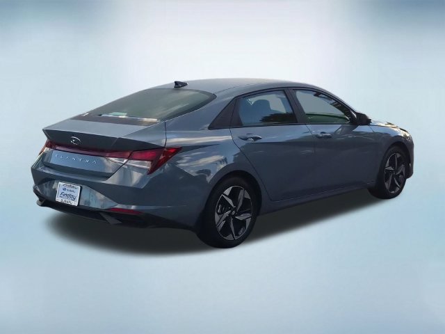 Used 2023 Hyundai Elantra SEL w/ Convenience Package FWD image 7