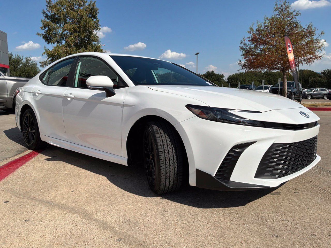 Used 2026 Toyota Camry SE FWD image 4