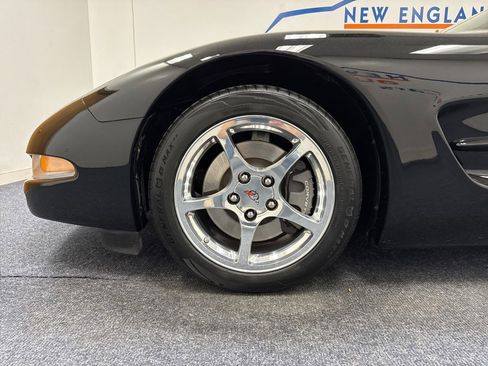 Used 2003 Chevrolet Corvette Coupe w/ Preferred Equipment Group RWD image 23