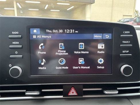 Certified 2025 Hyundai Elantra SE image 18