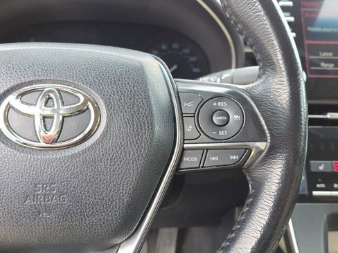 Used 2019 Toyota Avalon XLE w/ Moonroof Package image 21