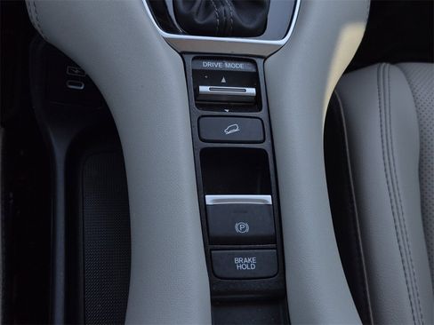 Used 2024 Honda HR-V EX-L image 24