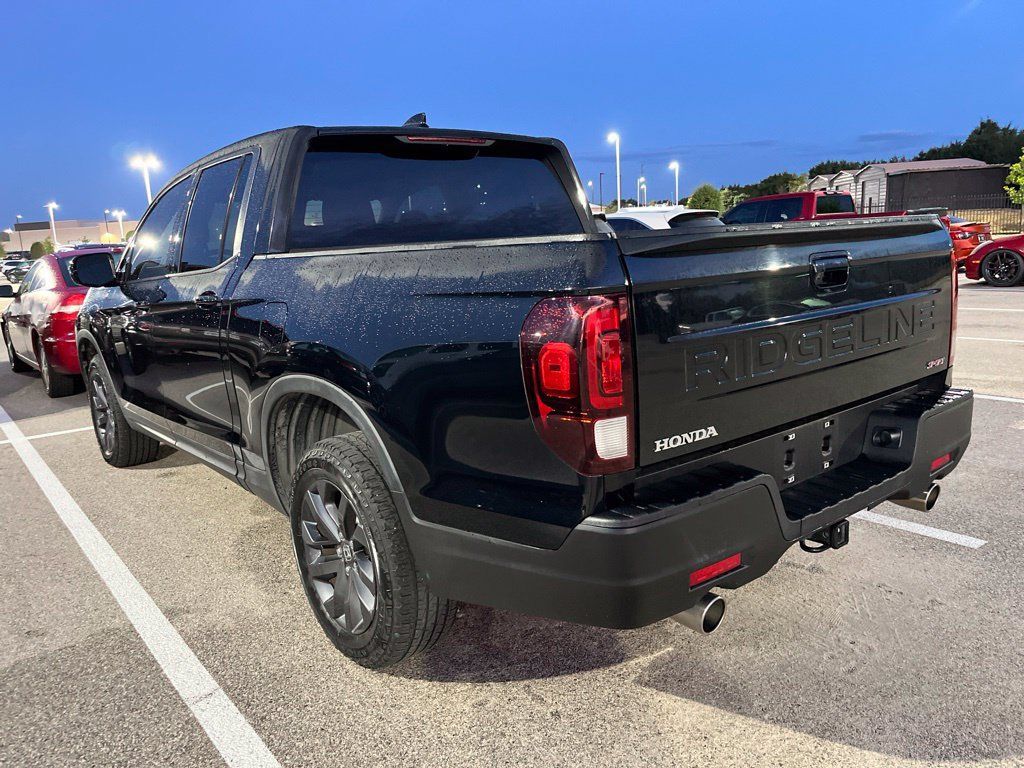 Used 2024 Honda Ridgeline Sport image 4
