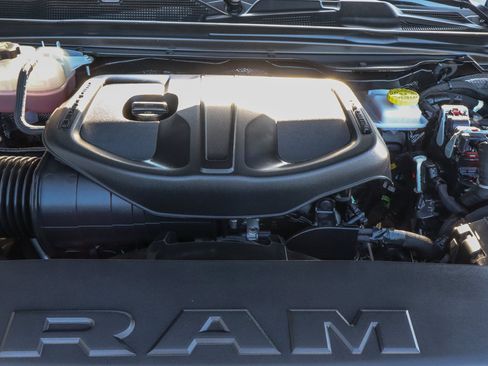 Used 2025 RAM 1500 Big Horn AWD/4WD image 18