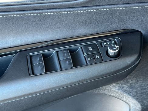 Certified 2024 Toyota Venza LE image 14