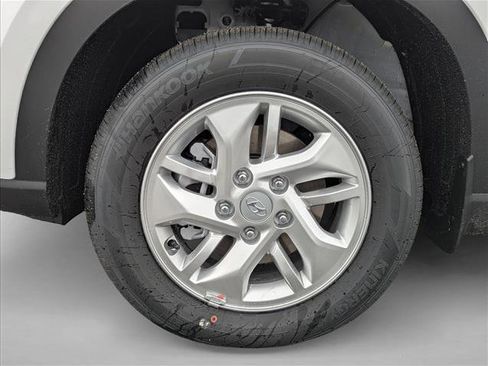 New 2026 Hyundai Venue SE image 9