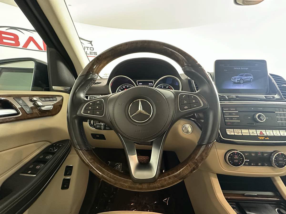 Used 2019 Mercedes-Benz GLS 550 4MATIC w/ Driver Assistance Package image 32