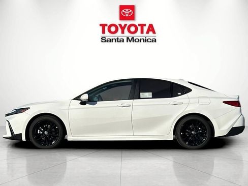 New 2026 Toyota Camry SE FWD image 8