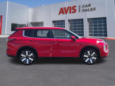 Used 2025 Mitsubishi Outlander SE AWD/4WD image 5
