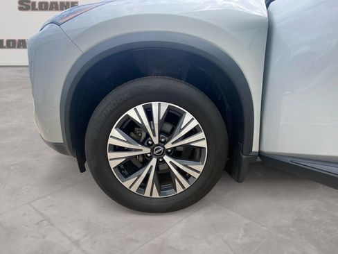 Used 2023 Nissan Rogue SV AWD/4WD image 9