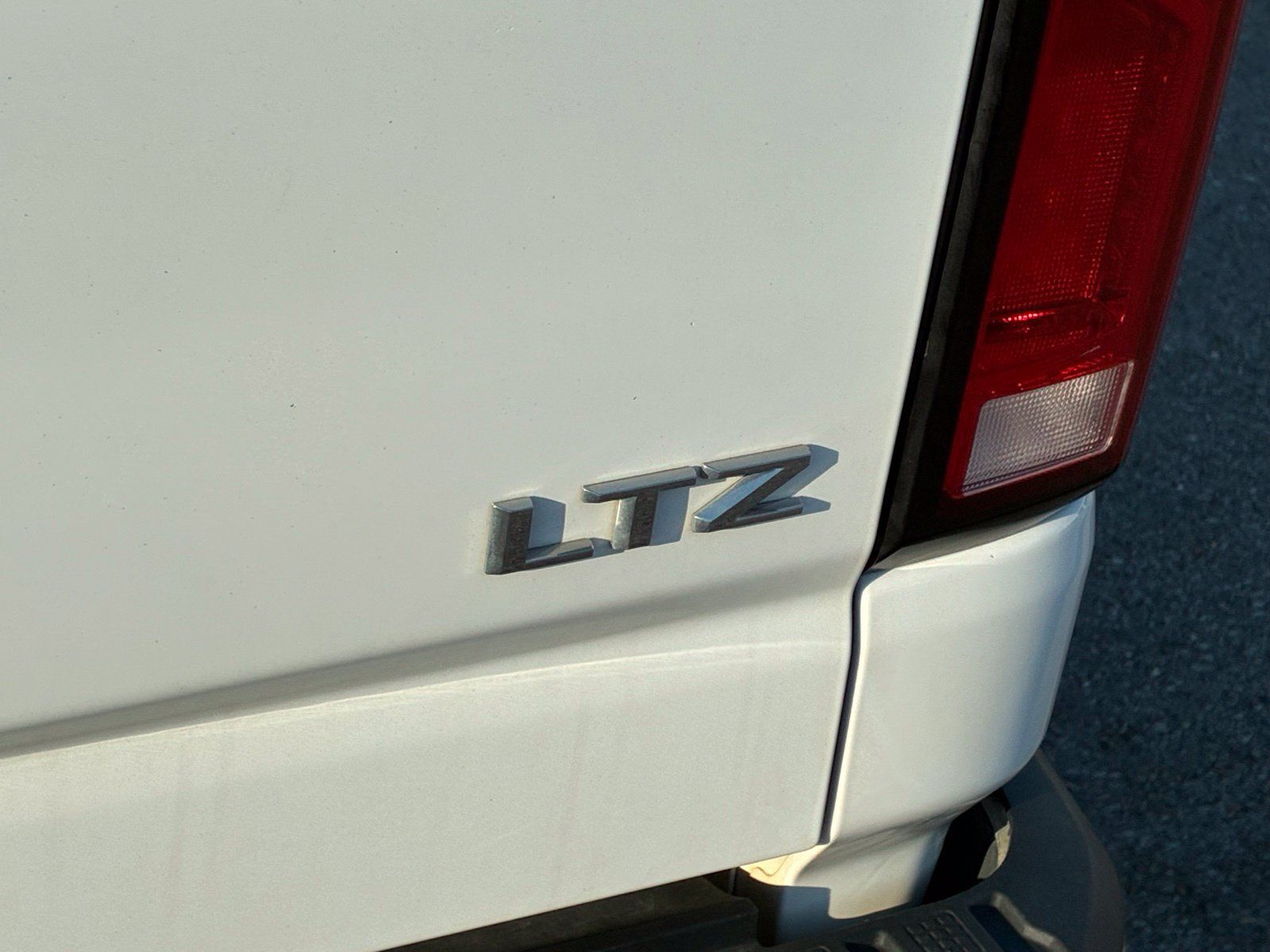 Used 2025 Chevrolet Silverado 2500 LTZ w/ LTZ Convenience Package AWD/4WD image 5