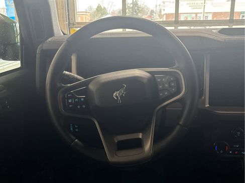Used 2025 Ford Bronco Outer Banks image 12