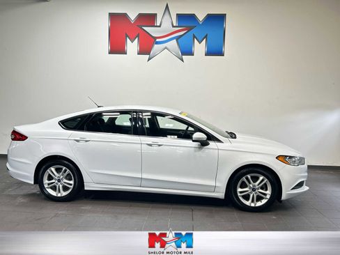 Used 2018 Ford Fusion SE FWD image 1