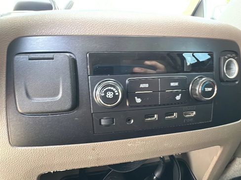 Used 2018 GMC Yukon SLT w/ Open Road Package AWD/4WD image 23