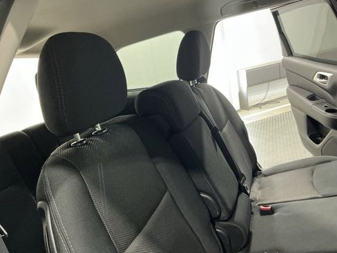 Used 2020 Nissan Pathfinder SV image 24