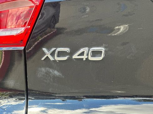 Certified 2023 Volvo XC40 Recharge Ultimate image 13