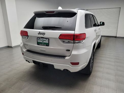 Used 2018 Jeep Grand Cherokee Overland AWD/4WD image 7