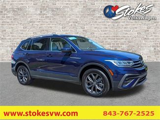 Certified 2022 Volkswagen Tiguan SE image 1