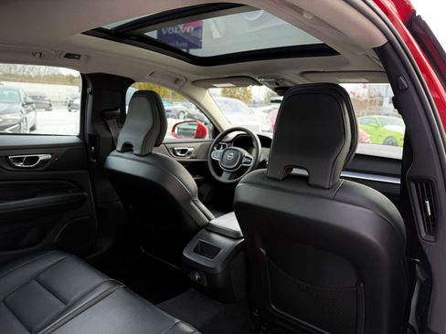 Used 2019 Volvo S60 T5 Momentum image 24