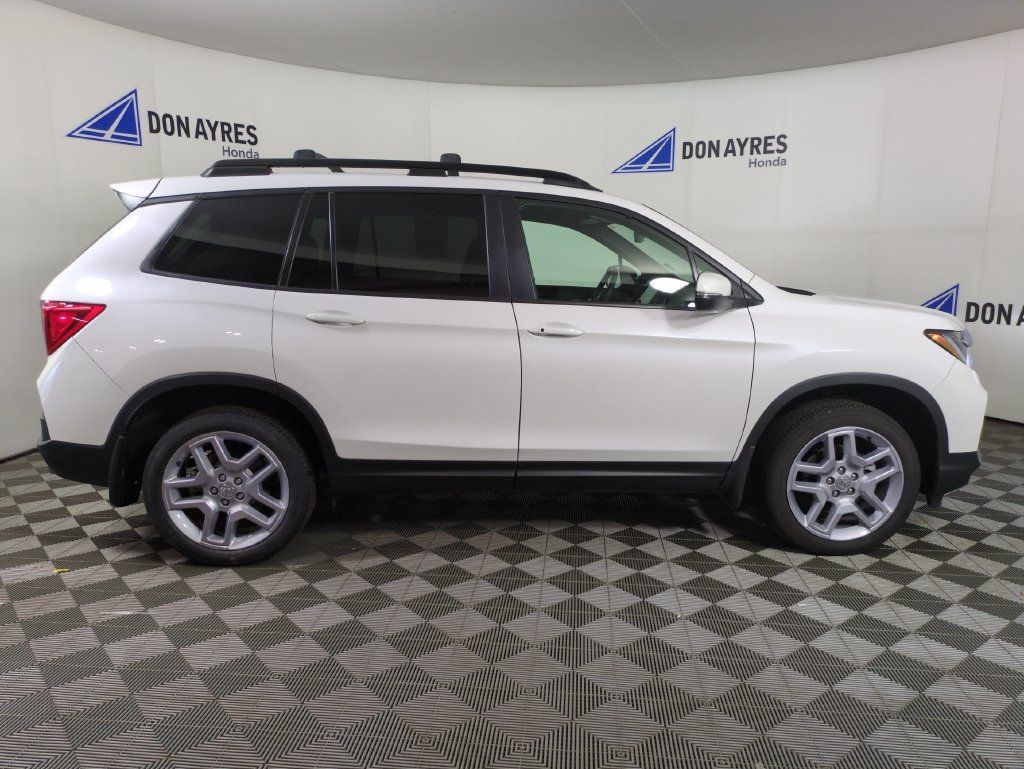 Certified 2025 Honda Passport EX-L image 11