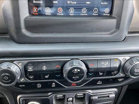 Used 2021 Jeep Gladiator Sport image 16