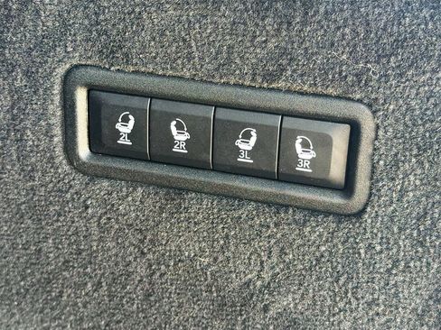 Used 2022 Jeep Grand Wagoneer Series III w/ Flexible Seating Group AWD/4WD image 13