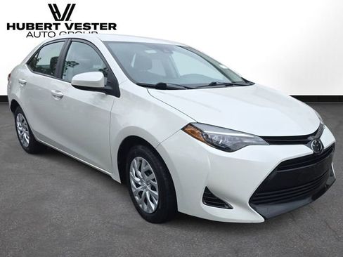 Used 2018 Toyota Corolla LE FWD image 4