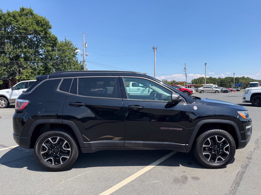 Used 2019 Jeep Compass Trailhawk w/ Cold Weather Group AWD/4WD image 2