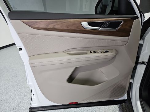 New 2026 Volkswagen Atlas SE FWD image 16