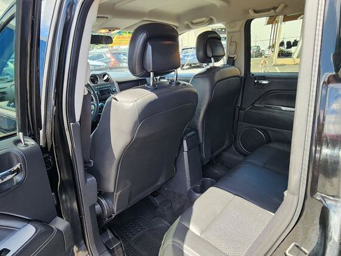 Used 2015 Jeep Compass Latitude FWD image 22